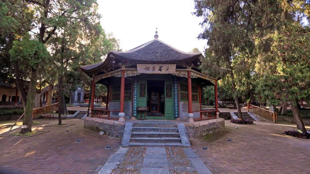 欢迎全国高考学子来卧龙岗文化园景区免费祈福